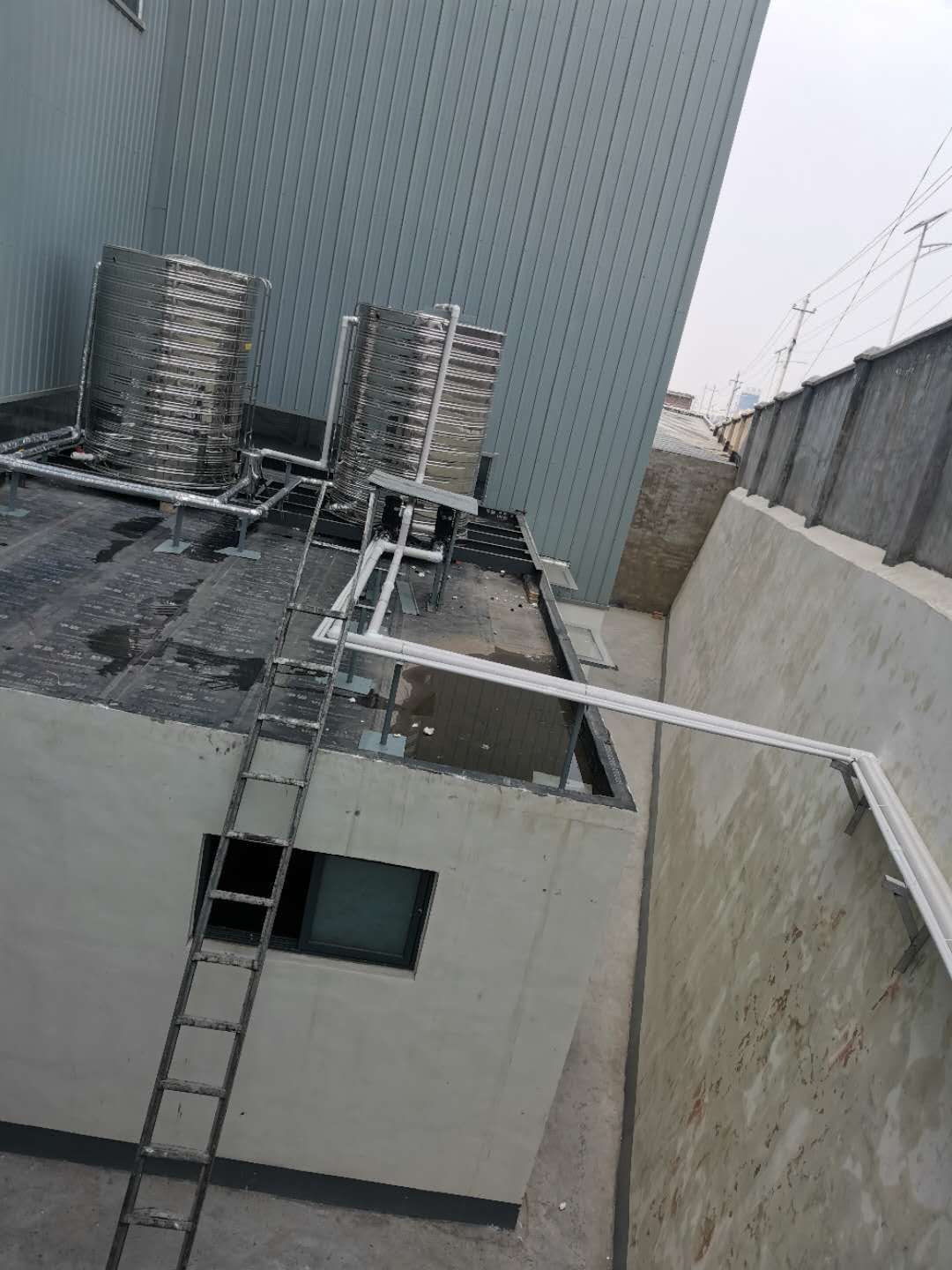 巩义某材料厂一台75KW余热回收用于员工洗澡(图4)
